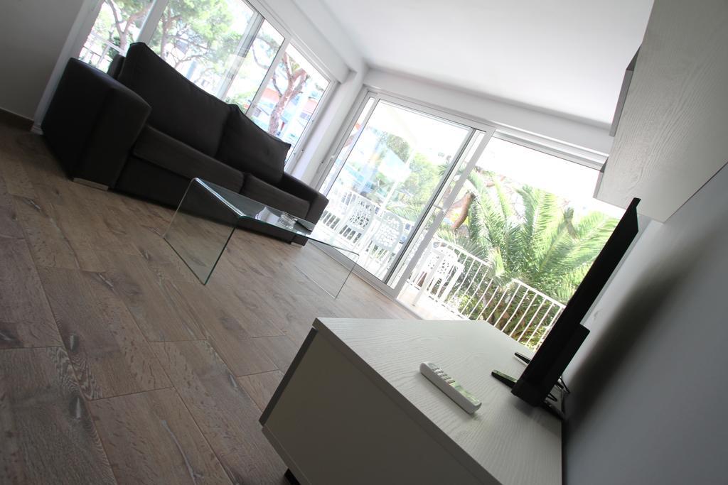 For A Stay Don Quijote Salou Bagian luar foto